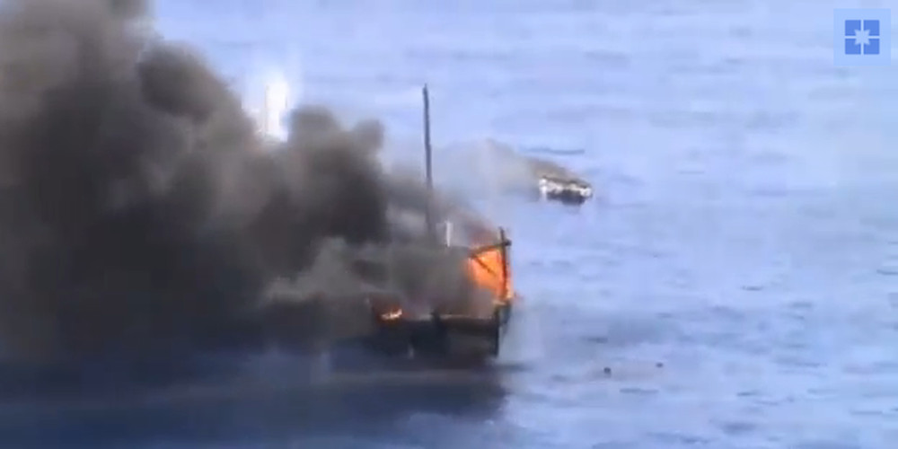 Σομαλοί πειρατές επιχείρησαν να επιτεθούν σε πλοίο του Ρωσικού Ναυτικού – Δείτε τι έπαθαν (βίντεο)